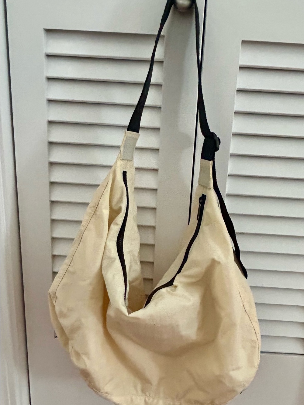 BAGGU Large Nylon Crescent Bag in Ivory